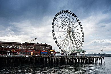 命运2光陨之秋值得买吗？命运2光陨之秋+年票有什么奖励？